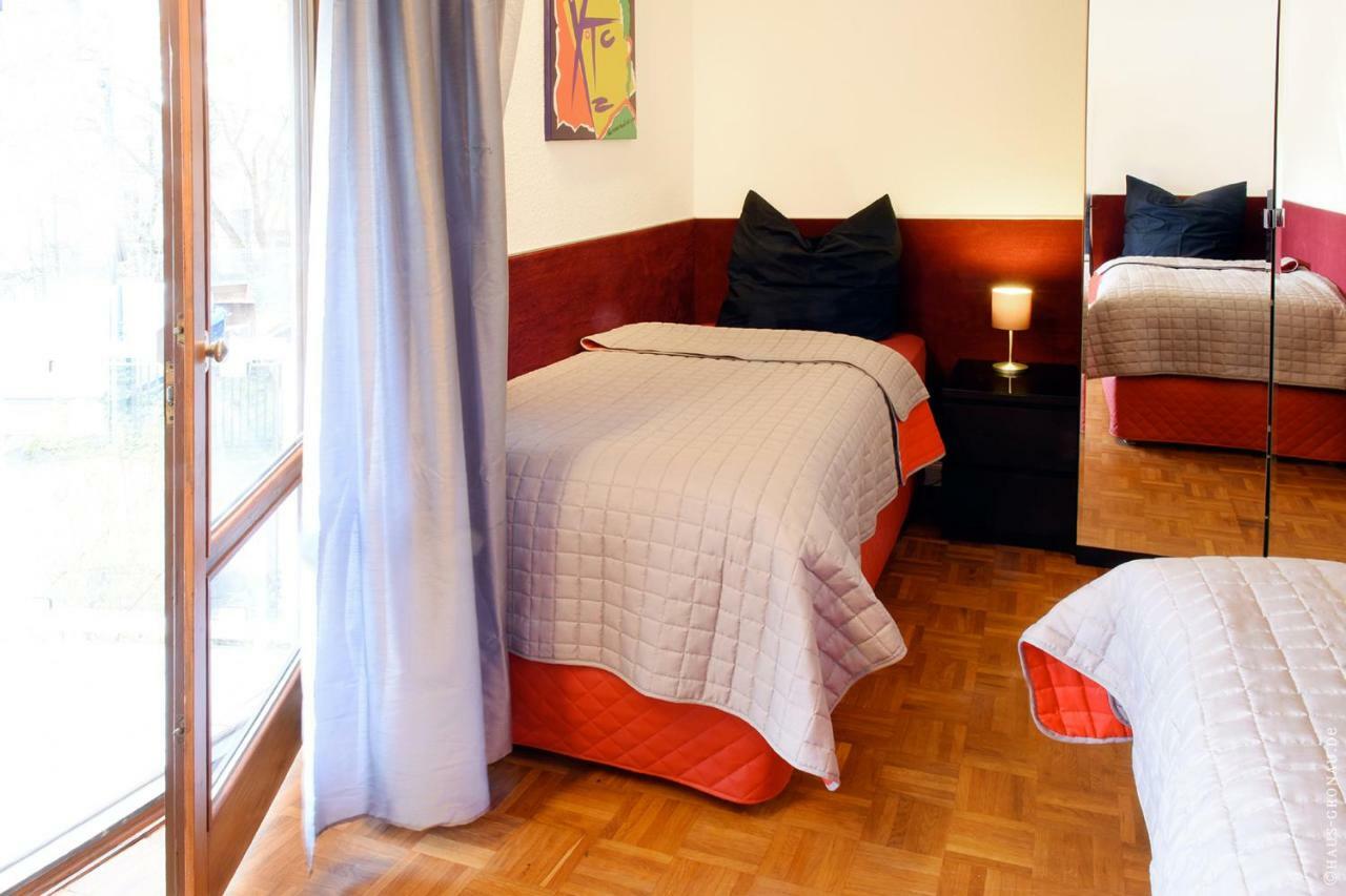 Апартаменты Haus Gronau Бергиш-Гладбах Экстерьер фото